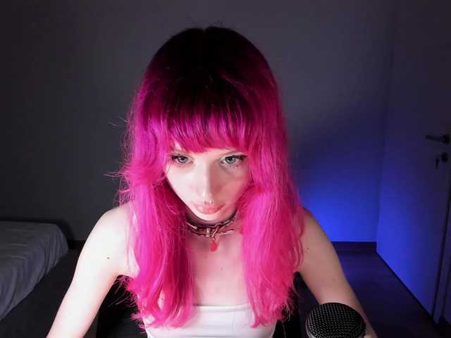 mnepohuyy live cam on BongaCams