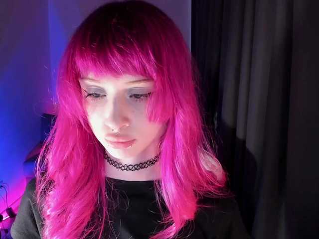 mnepohuyy live cam on BongaCams