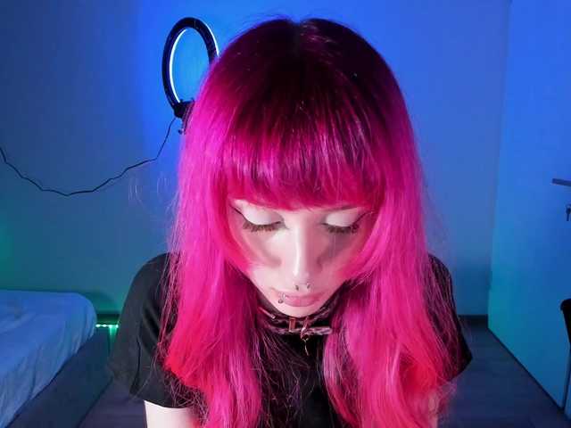 mnepohuyy live cam on BongaCams