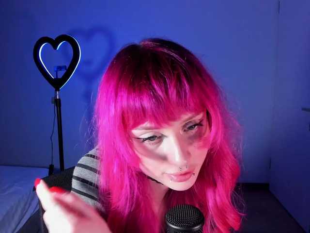 mnepohuyy live cam on BongaCams