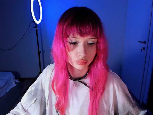 mnepohuyy live cam on BongaCams