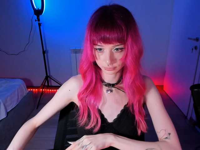 mnepohuyy live cam on BongaCams