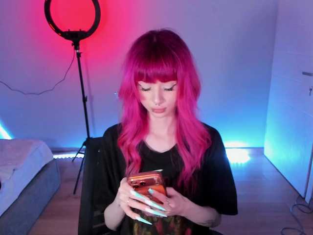 mnepohuyy live cam on BongaCams
