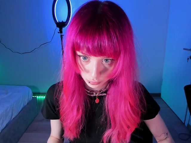 mnepohuyy live cam on BongaCams