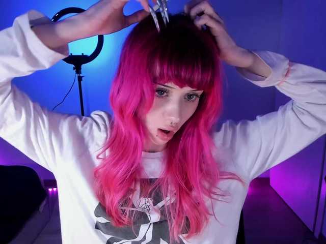 mnepohuyy live cam on BongaCams