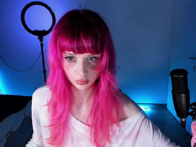 mnepohuyy live cam on BongaCams
