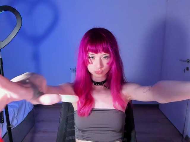 mnepohuyy live cam on BongaCams