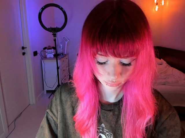 mnepohuyy live cam on BongaCams