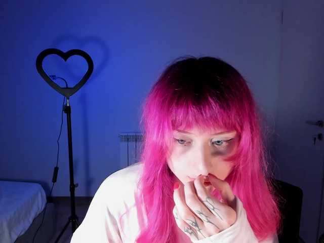 mnepohuyy live cam on BongaCams