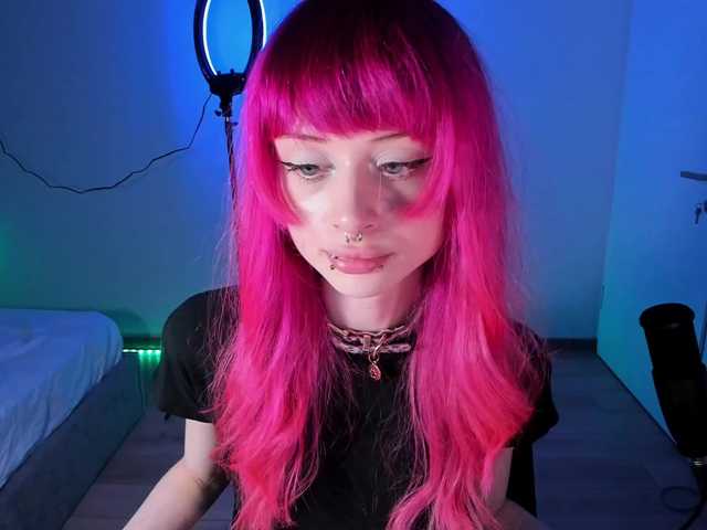 mnepohuyy live cam on BongaCams