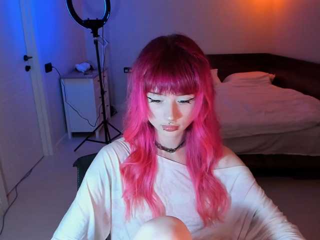 mnepohuyy live cam on BongaCams