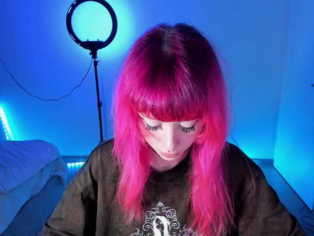 mnepohuyy live cam on BongaCams