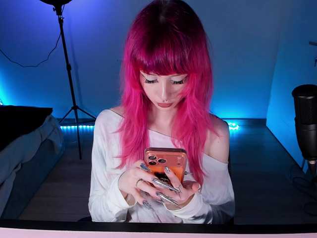 mnepohuyy live cam on BongaCams
