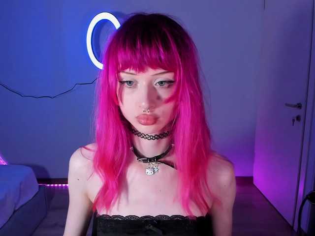 mnepohuyy live cam on BongaCams