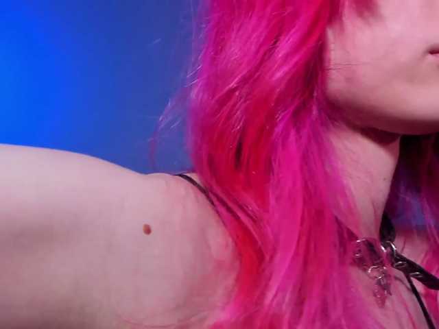 mnepohuyy live cam on BongaCams