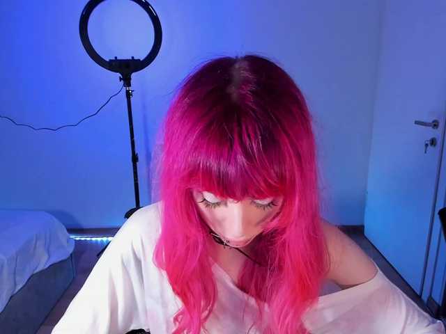 mnepohuyy live cam on BongaCams