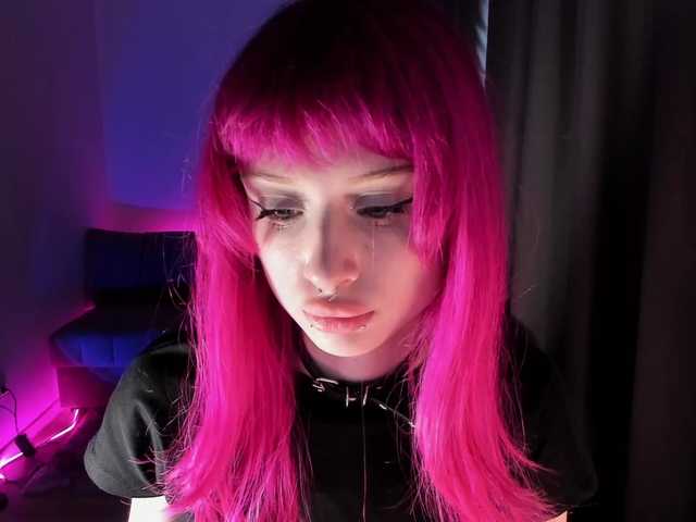 mnepohuyy live cam on BongaCams