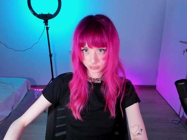 mnepohuyy live cam on BongaCams