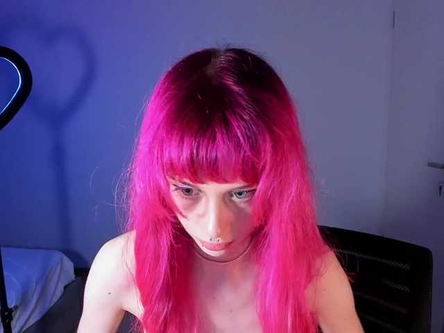 mnepohuyy live cam on BongaCams
