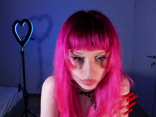 mnepohuyy live cam on BongaCams