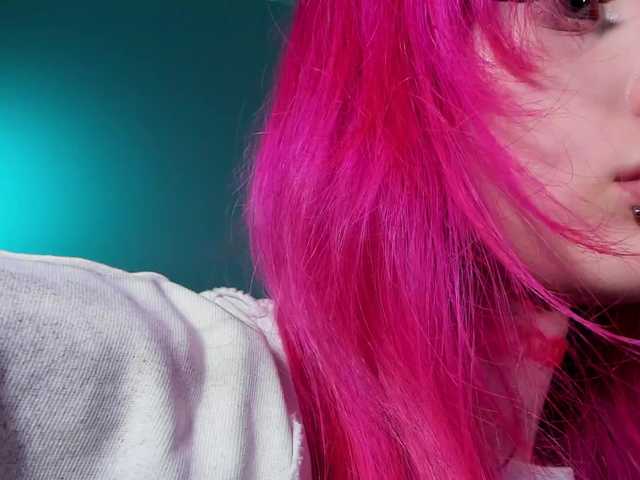 mnepohuyy live cam on BongaCams