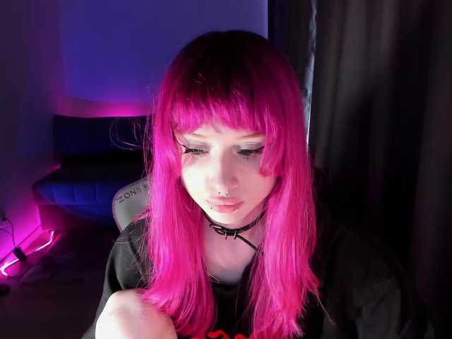 mnepohuyy live cam on BongaCams