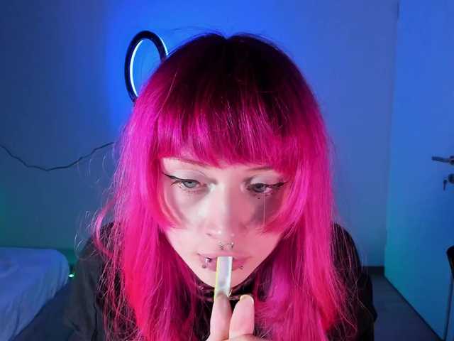 mnepohuyy live webcam show