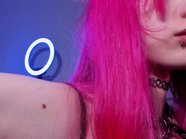 mnepohuyy live cam on BongaCams