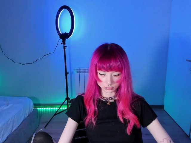 mnepohuyy live cam on BongaCams
