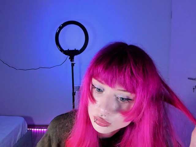 mnepohuyy live cam on BongaCams