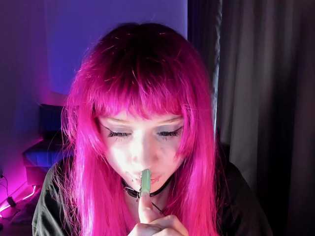 mnepohuyy live cam on BongaCams