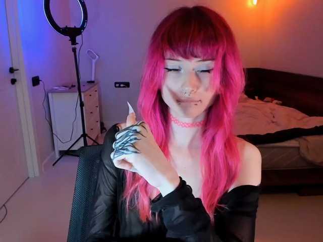 mnepohuyy live cam on BongaCams