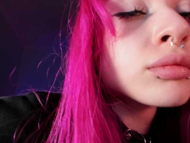 mnepohuyy live cam on BongaCams