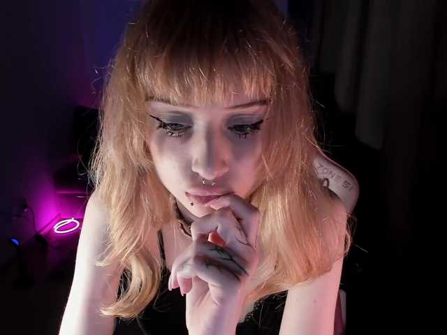 mnepohuyy's BongaCams show and profile