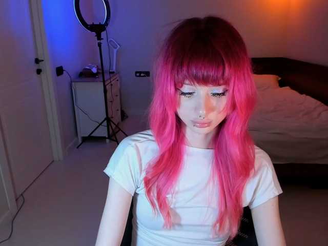 mnepohuyy live cam on BongaCams