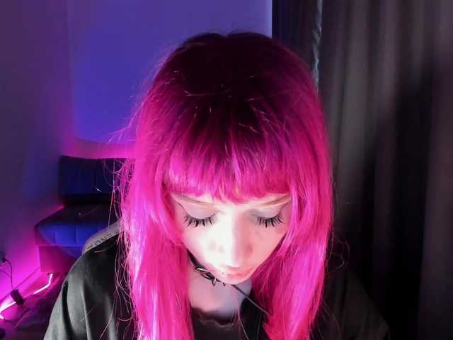 mnepohuyy live cam on BongaCams
