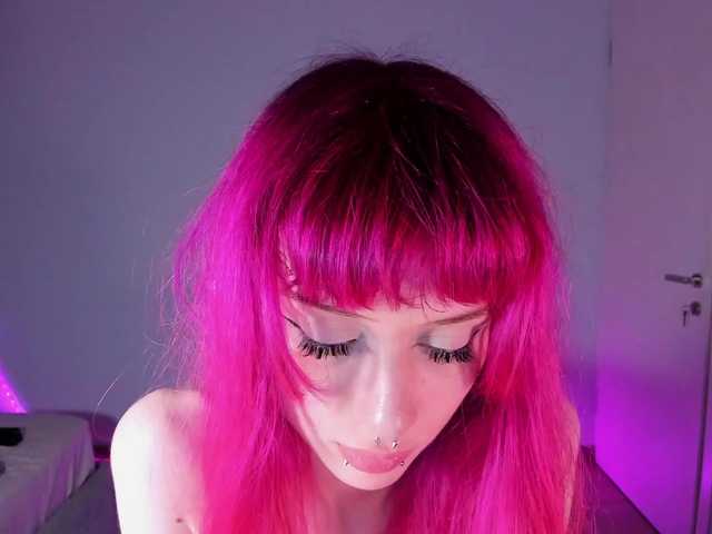 mnepohuyy live cam on BongaCams