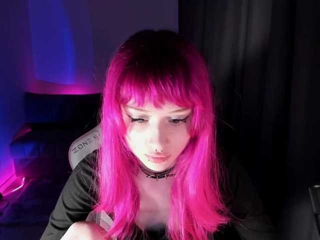 mnepohuyy live cam on BongaCams