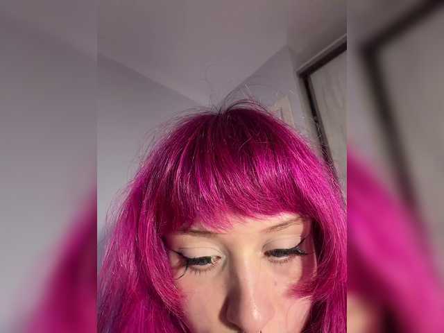 mnepohuyy live cam on BongaCams