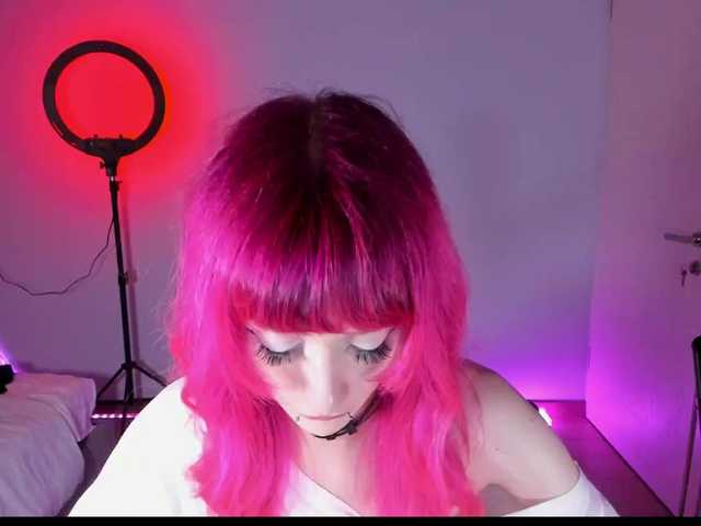 mnepohuyy live cam on BongaCams