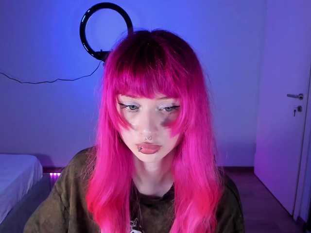 mnepohuyy live cam on BongaCams