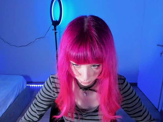 mnepohuyy live cam on BongaCams