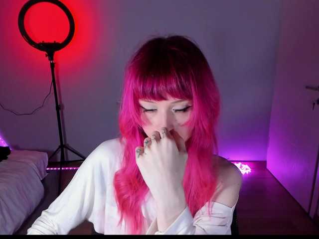 mnepohuyy live cam on BongaCams
