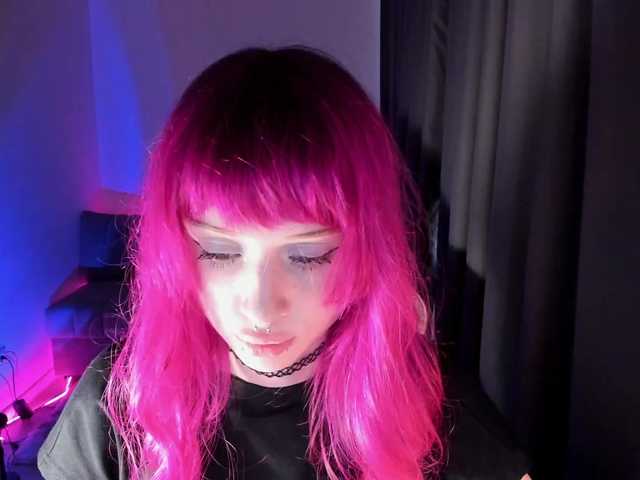mnepohuyy live cam on BongaCams