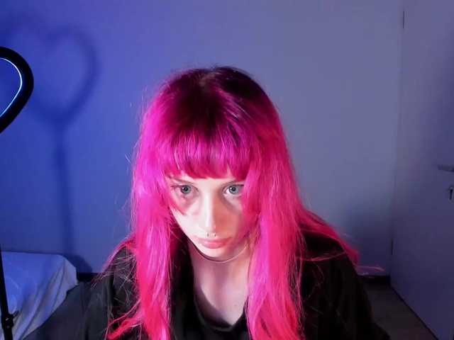 mnepohuyy live cam on BongaCams