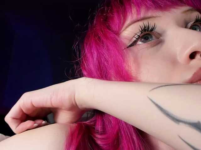 mnepohuyy live cam on BongaCams
