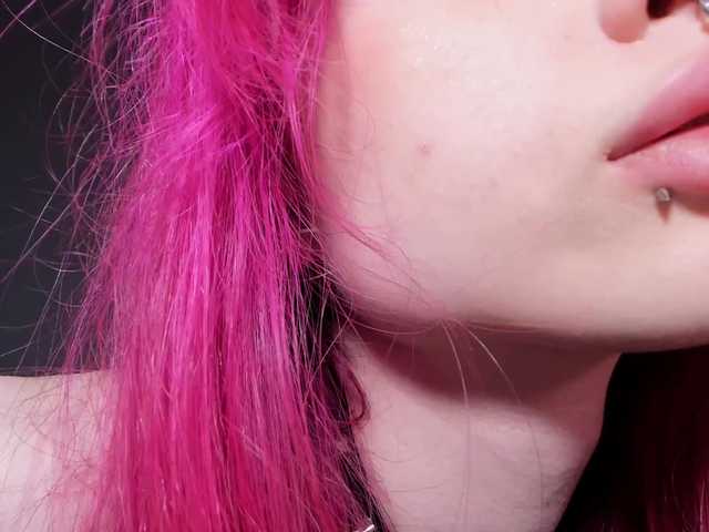 mnepohuyy live cam on BongaCams