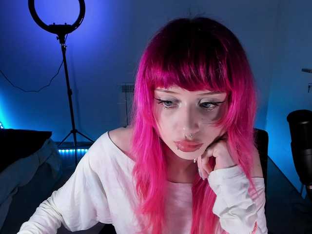 mnepohuyy live cam on BongaCams
