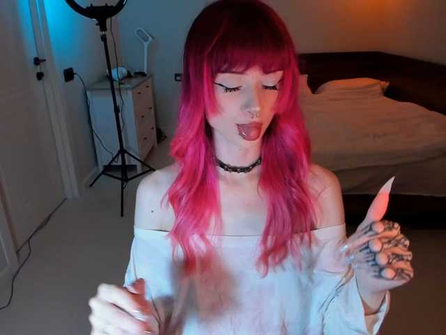 mnepohuyy live cam on BongaCams