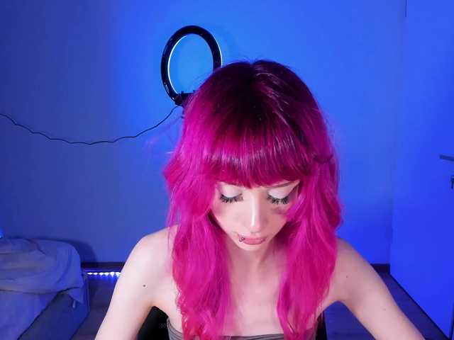 mnepohuyy live cam on BongaCams